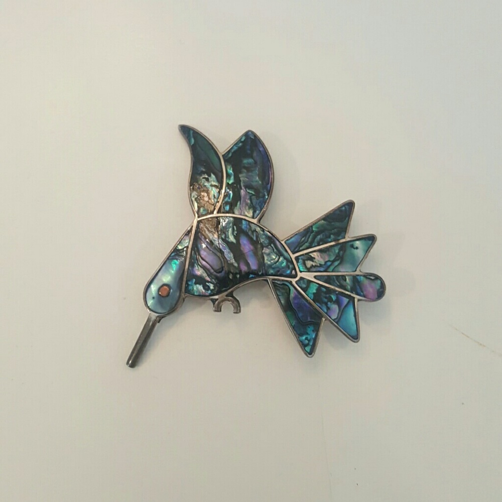 Hummingbird pin